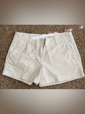 Vineyard Vines Women's White Casual Bermuda Shorts